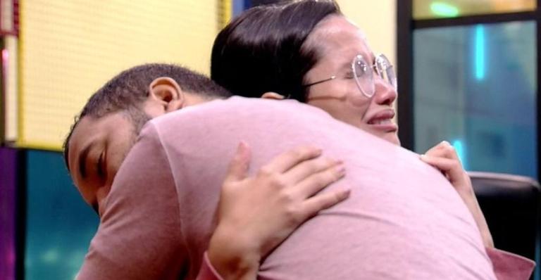 BBB21: Juliette se emociona após receber apoio de Gilberto: ”Fiquei sozinha”
