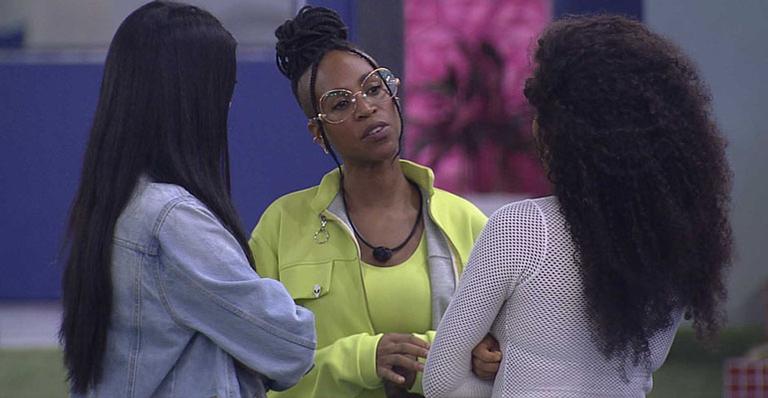 BBB21: Maquiavélica? Karol Conká planta a sementinha na cabeça de aliadas: “Tem que desfazer essa dupla”