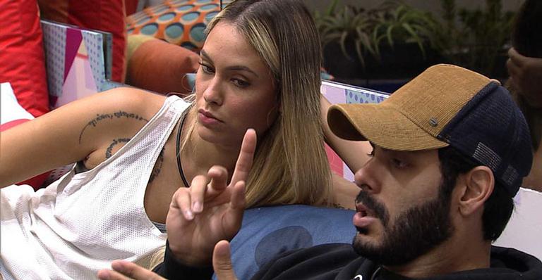 BBB21: Rodolffo ameaça Sarah e pede que ela se afaste de participante: “Eu cheguei no extremo limite”