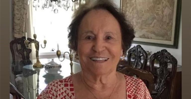 Aos 91 anos, mãe de Gugu Liberato recebe a vacina contra Covid-19: “Ótima notícia”