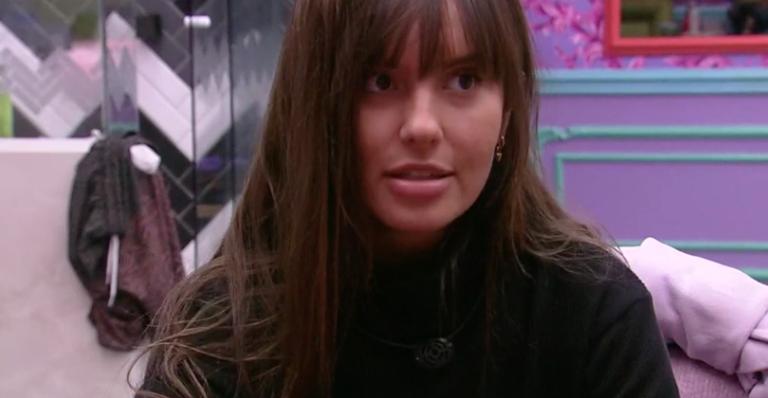 BBB21: Thaís desabafa sobre Fiuk e Viih Tube diz pra sister superar: ”Foi só um beijo”