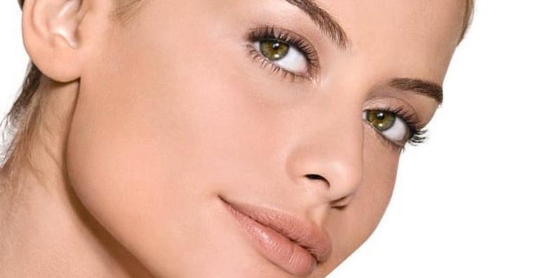 Alinne Moraes encanta ao compartilhar clique raríssimo do herdeiro: ”Lindo demais”