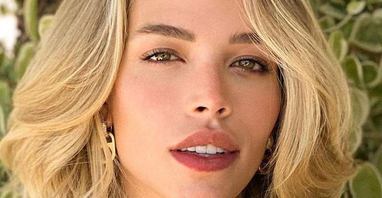Esposa de Kaká ganha beijo do ex-craque e se declara: “Me faz sonhar”