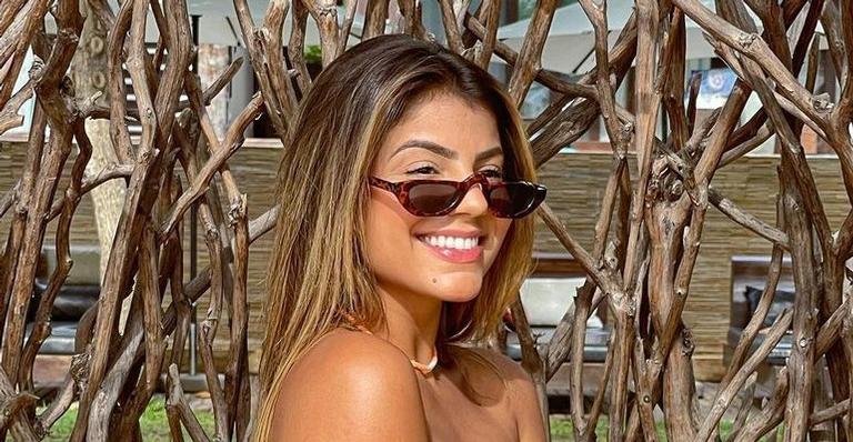 Hariany Almeida elege biquíni que evidencia seu físico impecável e impressiona: “Eu piro”