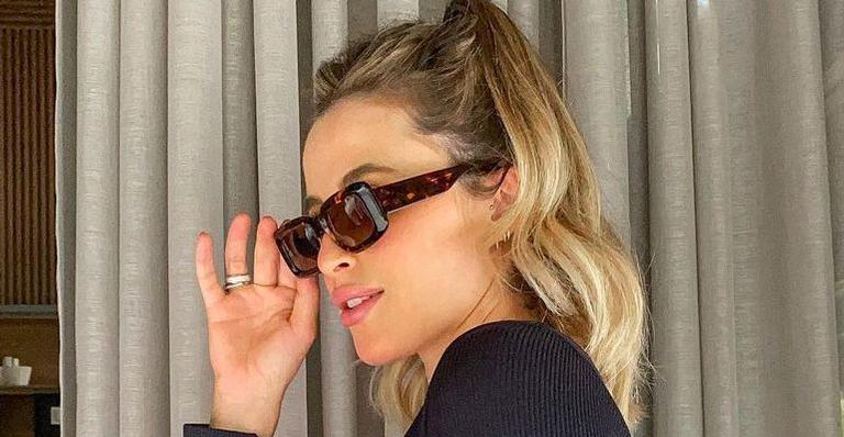 Deslumbrante, Lorena Carvalho elege produção coladíssima e exibe barrigão de 8 meses: “Mamãe estilosa”
