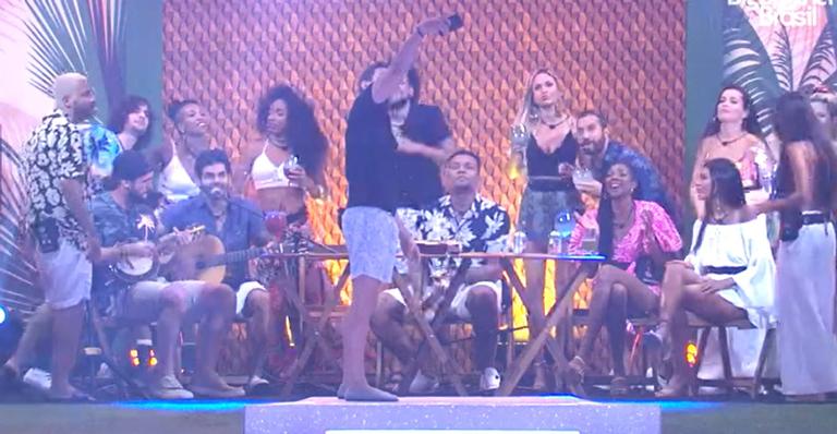 BBB21: Festa do Líder começa com muita música, animação e harmonia entre os confinados