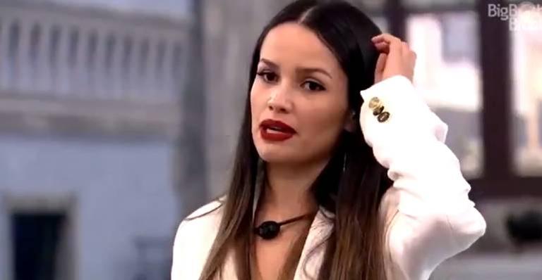 BBB21: Juliette reúne homens da casa e reclama de sujeira no banheiro: “Comi pelo de barba”