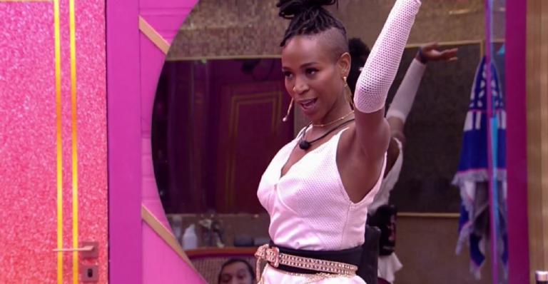 BBB21: Karol Conká nega que esteja sendo cancelada pelo público: ”Por que que eu xinguei a atriz lá?”
