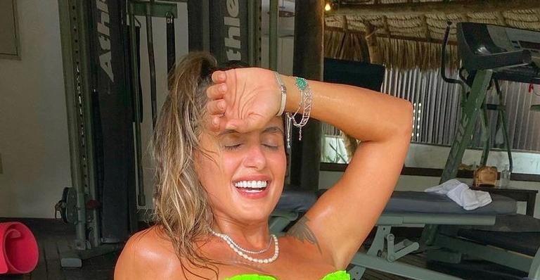 Carol Peixinho surge suada da cabeça aos pés em rotina intensa de malhação: “Uma Deusa”