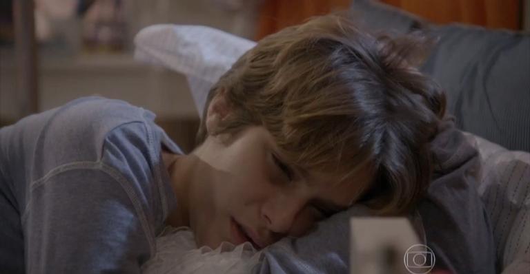 Malhação-Sonhos: Karina desabafa com Bianca e conta o que sente por Duca