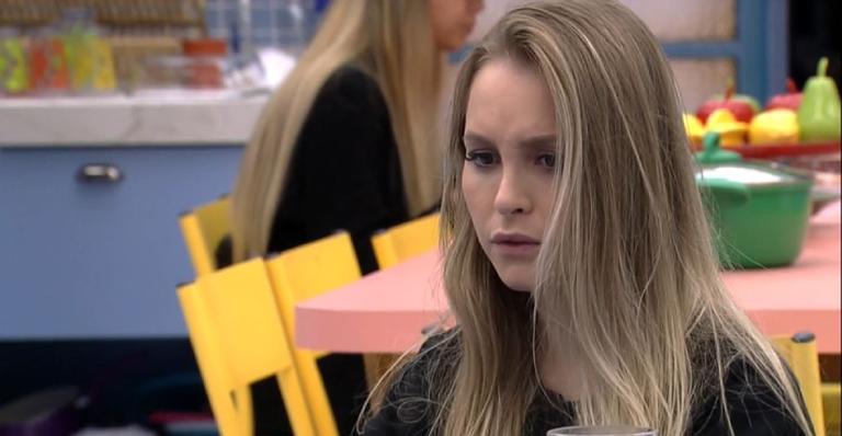 BBB21: Após beijão de cinema, Carla Diaz entrega futuro com Arthur no jogo