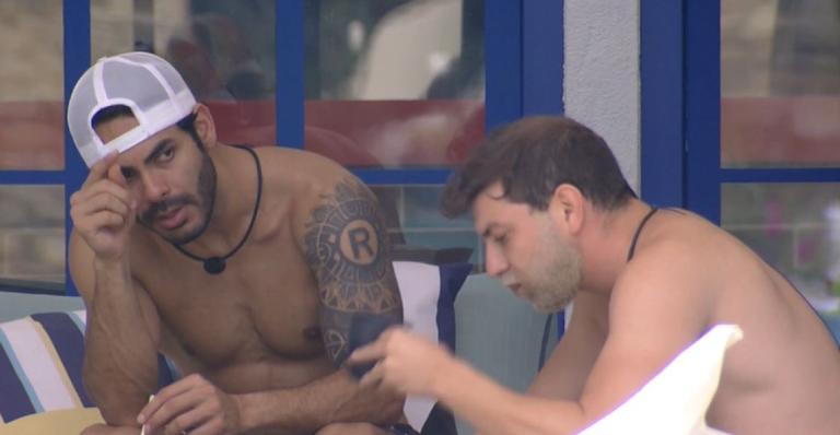 BBB21: Caio e Rodolffo combinam próxima vítima e justificam voto em brother: ”O dele tá na reta”