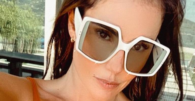 Deborah Secco aposta em biquíni decotado, ostenta abdômen trincado e coleciona elogios: “Jesus, a barriga”
