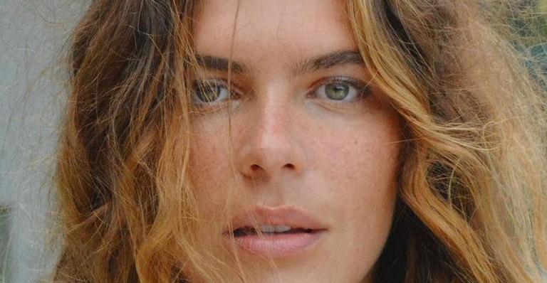 Ousada, esposa de Cauã Reymond atraiu olhares ao surgir nua nas redes: “Natureza selvagem”