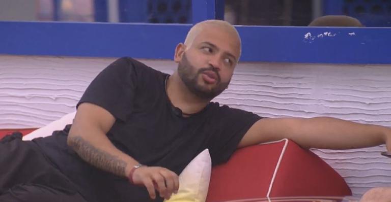 BBB21: Projota faz piada obscena com Carla e Arthur e gera climão na casa: ”Ridículo”
