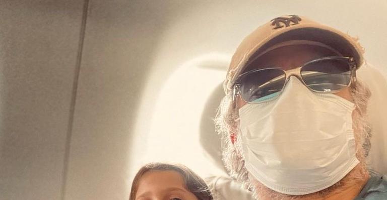 Fábio Assunção curte viagem de avião com a filha caçula: “Que amores”