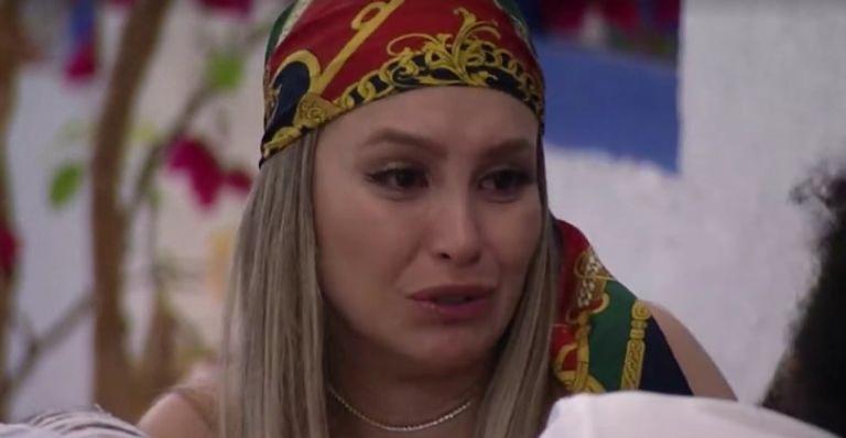 BBB21: Aos prantos, Carla Diaz revela ter medo do discurso de Lumena: “Fico muito assustada”
