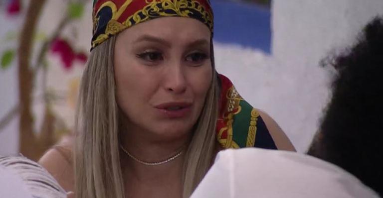 BBB21: Carla Diaz tem crise de choro após ser detonada por Lumena ao vivo: “Vontade de me enfiar num buraco”