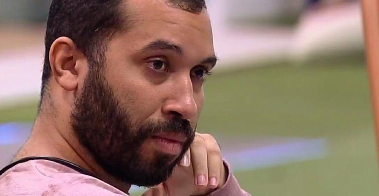 BBB21: Sem filtros, mãe de Gilberto defende brother e ataca Pocah: ”Mexeu com quem estava quieto”