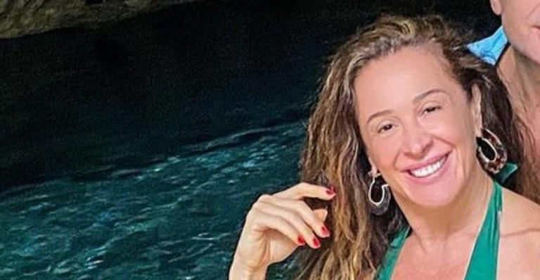 Claudia Raia abre sorrisão e protagoniza cena apaixonante ao lado do maridão: “Catei e levei pra gruta”
