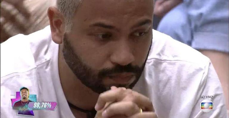 BBB21: Projota sente o baque e fica incrédulo após saída de Nego Di e tem reação inesperada: “Tem que ir embora todo mundo”