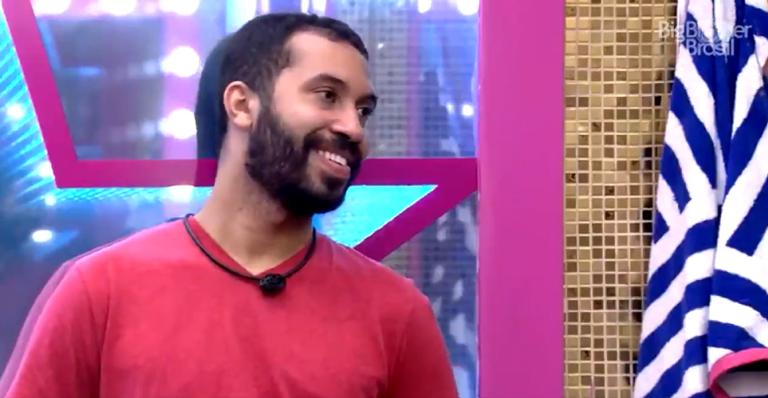 BBB21: Gilberto conta que sonhou com Lucas Penteado: ”Ele estava feliz”