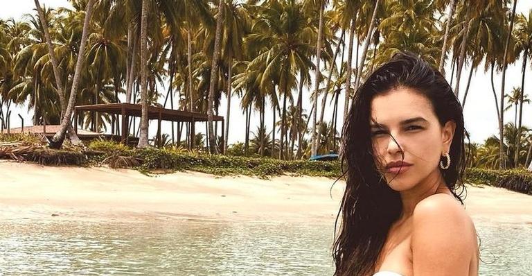 Magérrima, Mariana Rios exibe shape sequinho em cliques de biquíni: “Como você é linda”
