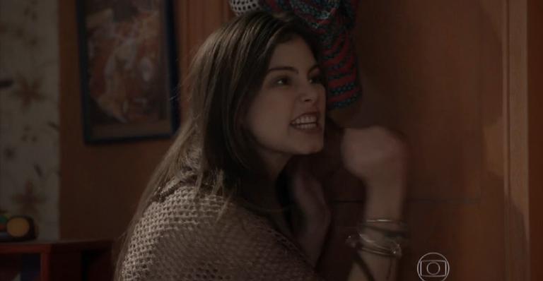 Malhação-Sonhos: Bianca é trancada no quarto por Karina em sua primeira noite com Duca