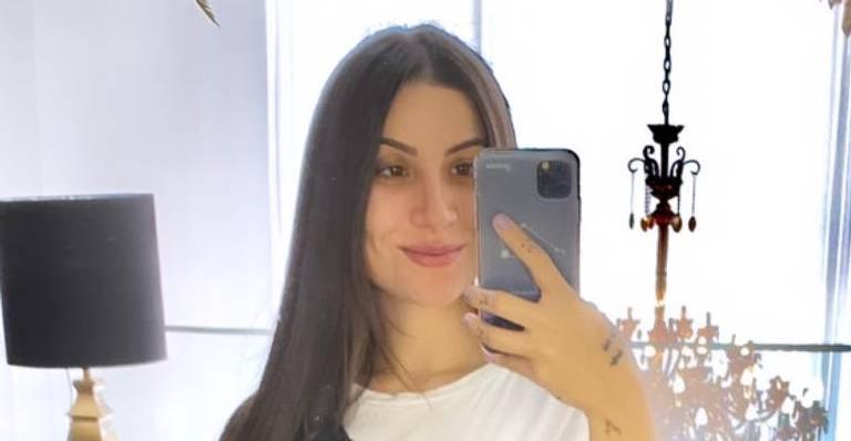 Mamãe linda! Grávida de 4 meses, ex-BBB Bianca Andrade encanta a web com barriguinha à mostra