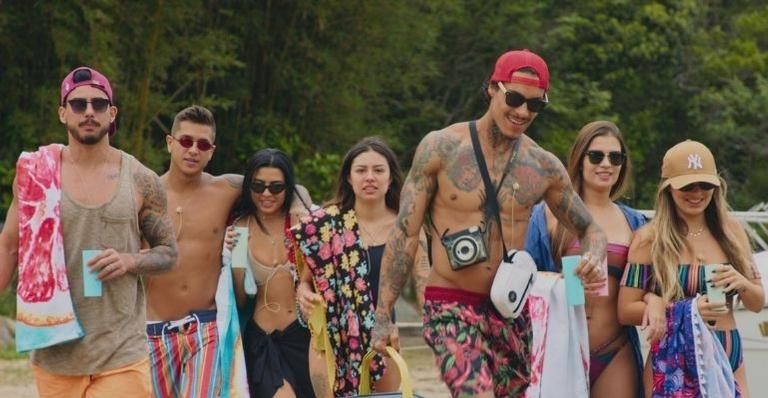 Participante é expulso do reality show ‘Soltos em Floripa’ por tentar agredir ex-namorada e amigo