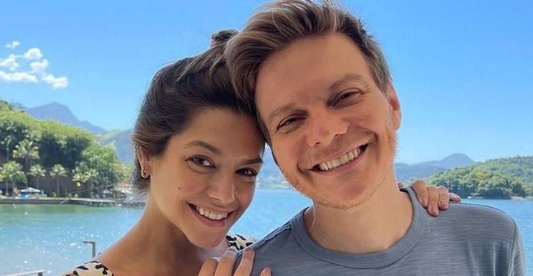 Apaixonada, Thais Fersoza celebra 9 anos ao lado de Michel Teló com direito a declaração: “Loucura do amor”