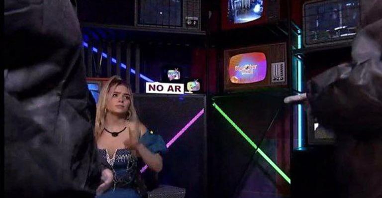BBB21: A bruxa tá solta! Viih Tube passa mal e precisa de atendimento médico no confessionário