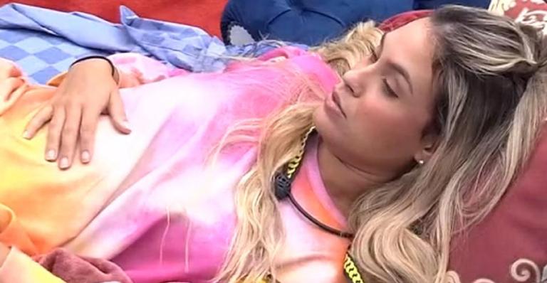 BBB21: Gilberto confessa medo de eliminação e recebe apoio de Sarah: ”Se sair é paredão fake”
