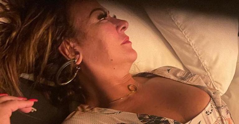 Mãe de Neymar Jr. sensualiza de vestido curtinho, divide reflexão profunda e deixa fãs apreensivos