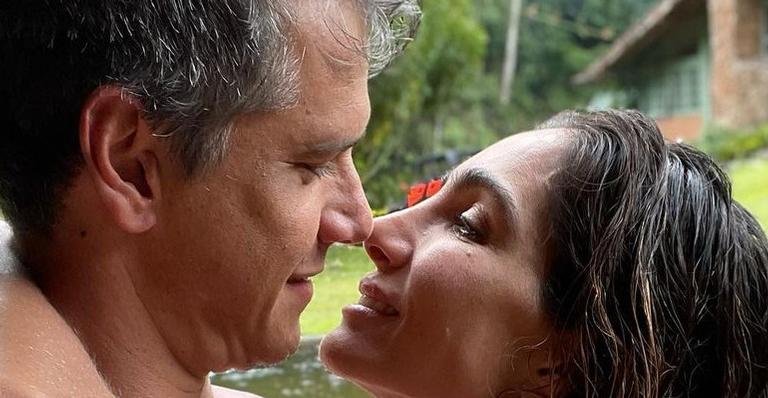 Marcio Garcia resgata cliques antigos com a esposa para celebrar 18 anos de casado: “O amor vence. Te amo”