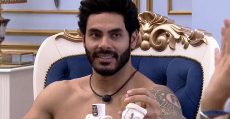 BBB21: Rodolffo elogia Gilberto para Juliette e recebe resposta atravessada: ”Você que se aproximou”