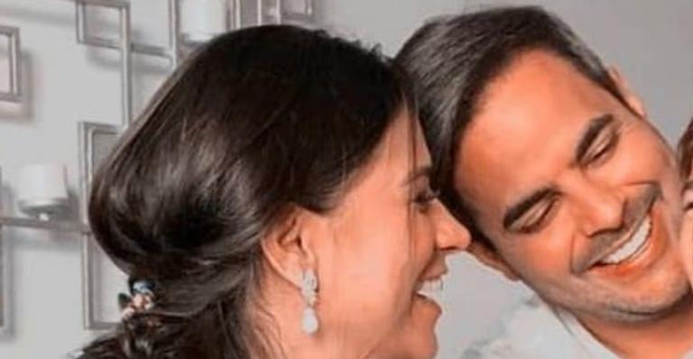 Horas após parto, marido de Simone já publica primeira foto com a caçula e derrete web: ”Obrigado, pai”