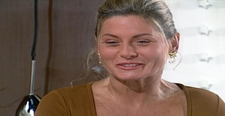 Laços de Família: Helena descobre que está grávida de Pedro e comemora
