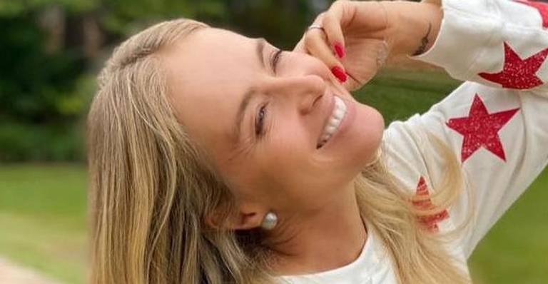 Que corpaço! Aos 47 anos, Angélica faz procedimento estético e surge com a barriga sequíssima na web