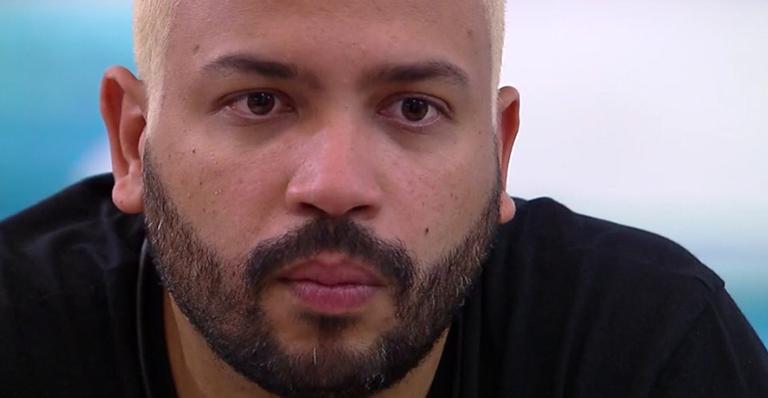 BBB21: Abatido, Projota desabafa após plano de se livrar de eliminação ir para o espaço: “Correndo atrás”