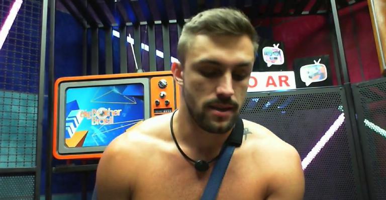 BBB21: Tudo dando errado, Arthur reclama da Xepa e fala sobre prova do líder: ”Fiquei put*”