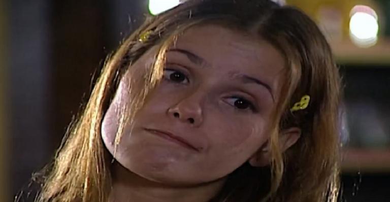 Laços de Família: Íris tenta revelar para Camila que Pedro é seu pai e enfurece Helena