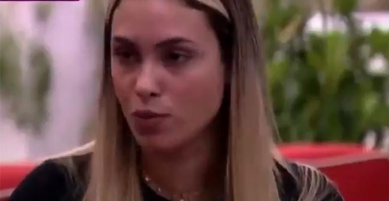 BBB21: Sarah é duramente criticada após fala polêmica e fãs se decepcionam: “Uma hora ia sair do personagem”