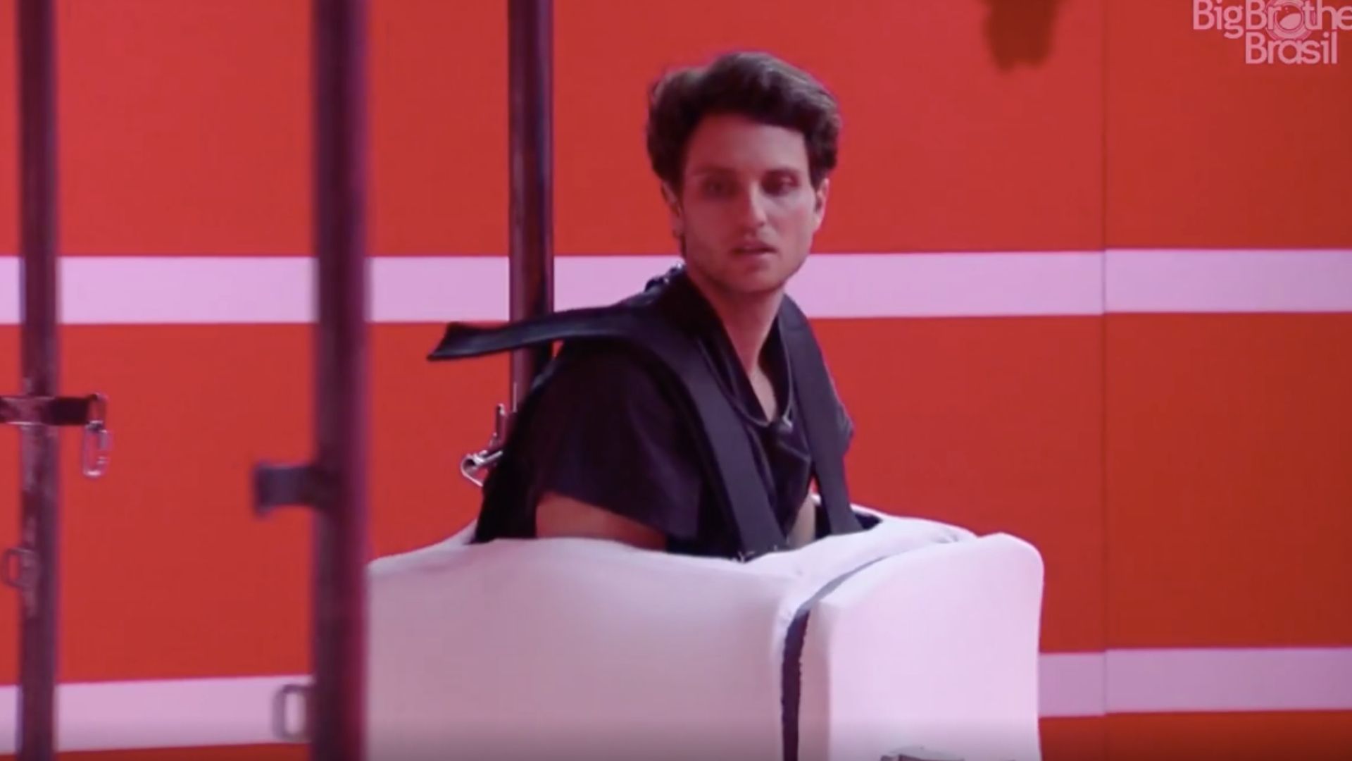 BBB22: Há 23 horas em prova de resistência, Lucas explica motivo para não desistir
