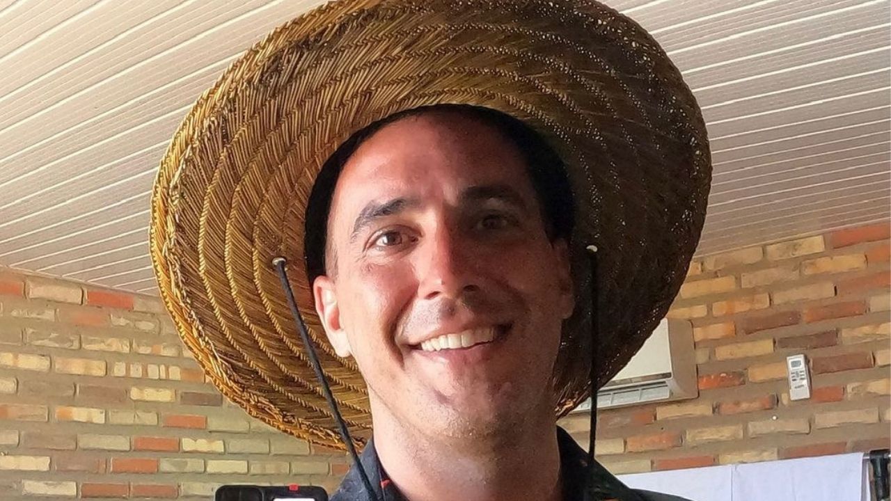 André Marques se acostuma com perrengue das gravações de ‘No Limite’: “Já tô me sentindo em casa”