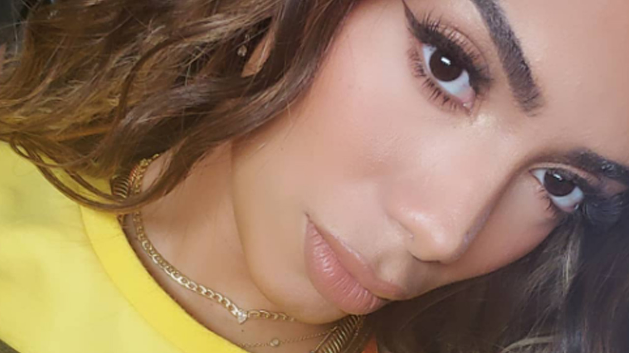 Rebolado de Anitta ganha notoriedade internacional com shortinho recortado em vídeo de gringo: “Brasil na área”