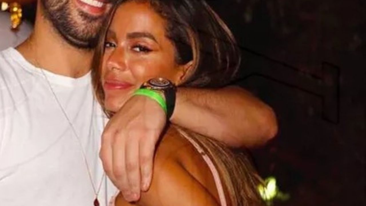 É oficial! Anitta assume que está namorando bilionário norte-americano e dispara: “Não fico conferindo a conta bancária”