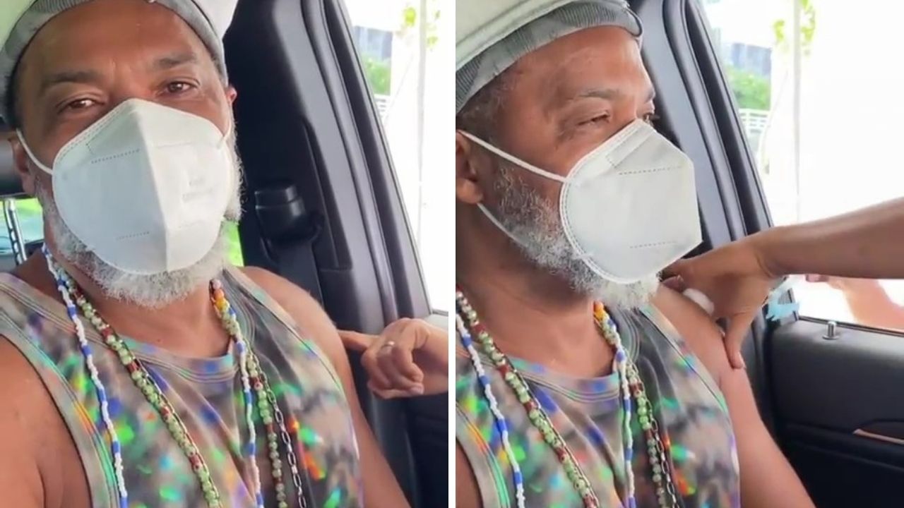 Aos 58 anos, Carlinhos Brown recebe a primeira dose da vacina contra a Covid-19: “Seguir com os mesmos cuidados”