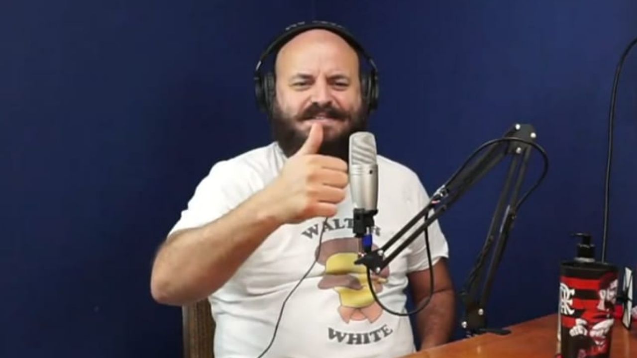 Ao vivo, humorista Paulinho Serra raspa cabelo para homenagear Paulo Gustavo: “Um ser humano incrível”