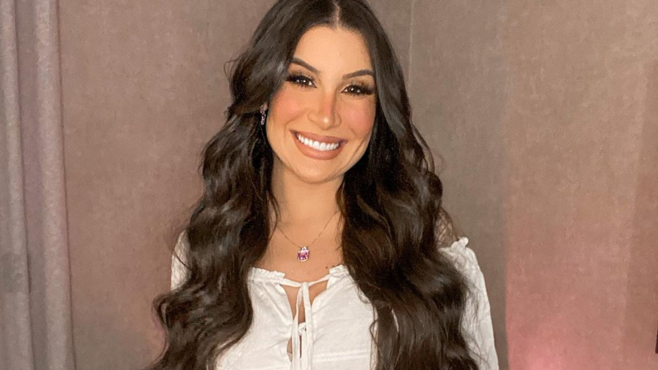 Ex-BBB Bianca Andrade mostra barrigão na reta final da gravidez: ”Tão feliz”